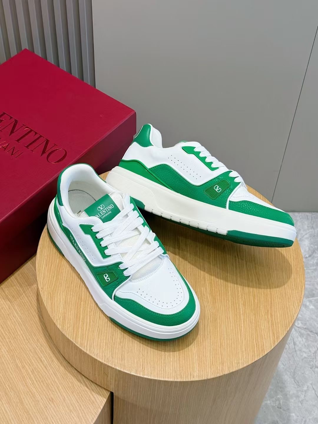 Valentino Garavani One Stud Low-Top Sneaker in nappa leather with white and green