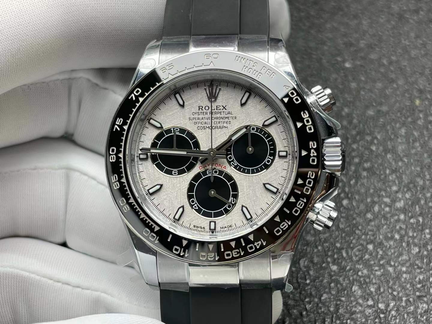 Rolex Oyster Perpetual Cosmograph Daytona in 18 ct white gold with a meteorite and black dial