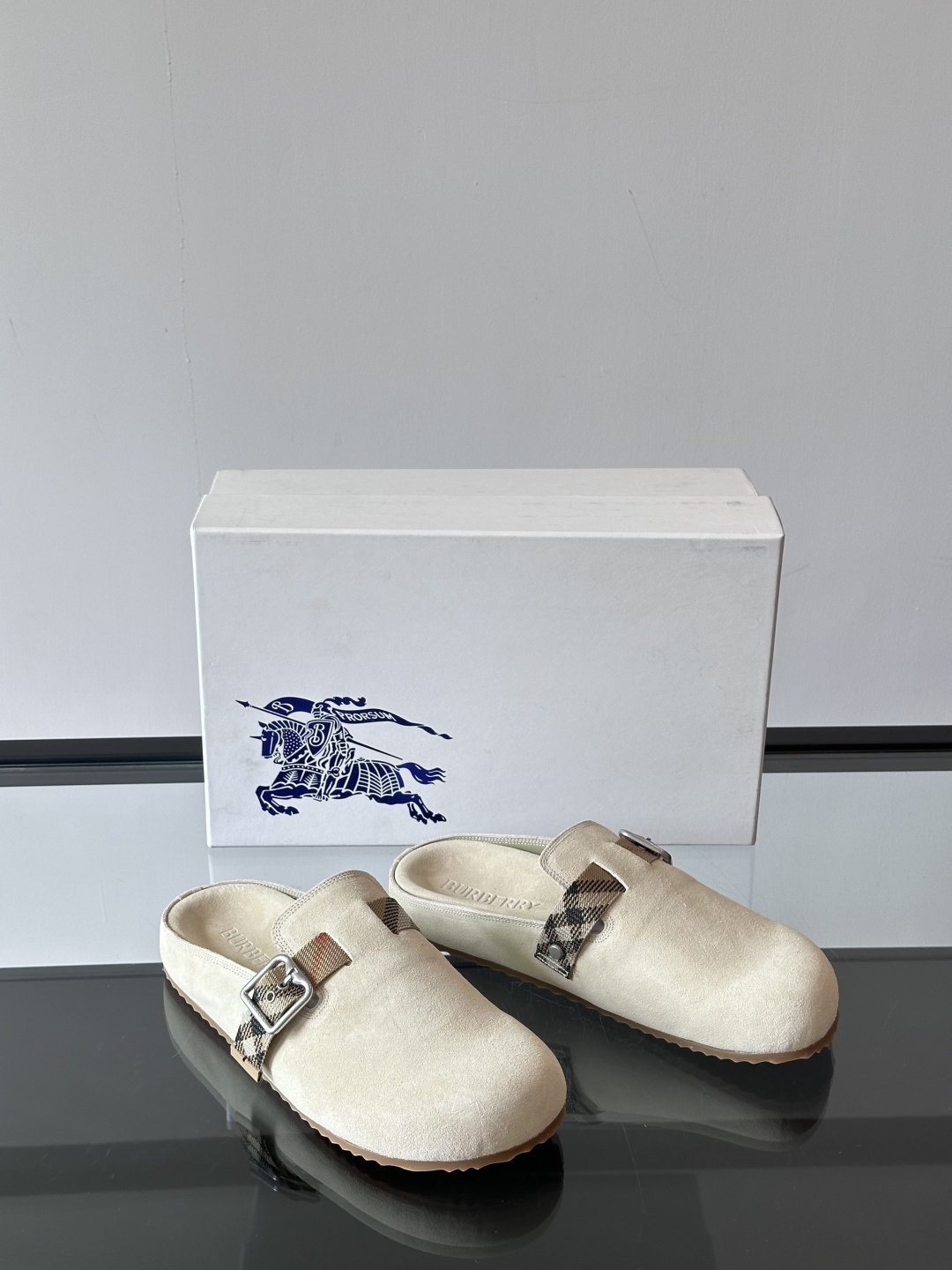 Burberry Urchin check-pattern suede mules in cream