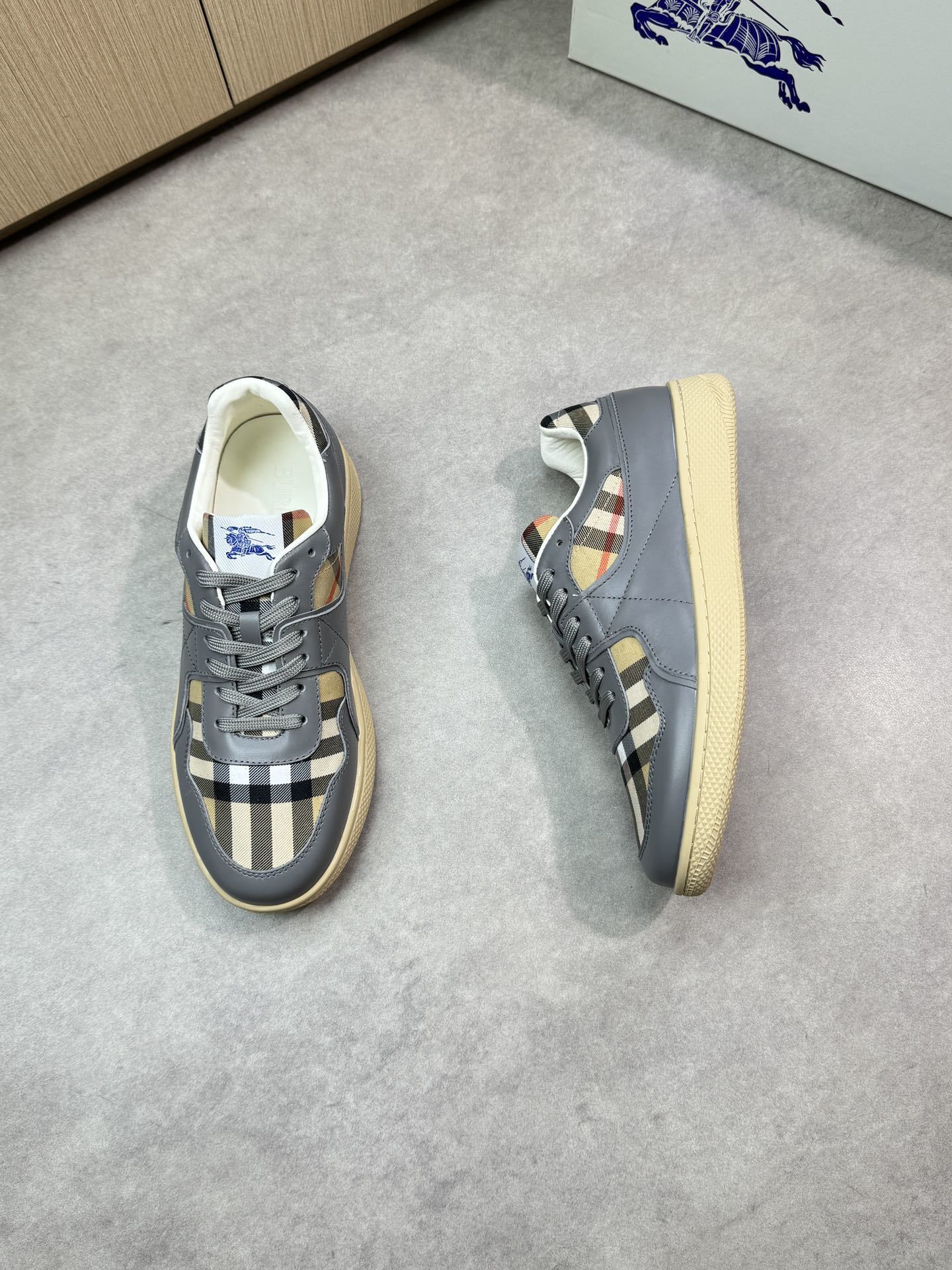 Burberry 'checkered low-top sneakers' with a rubber sole