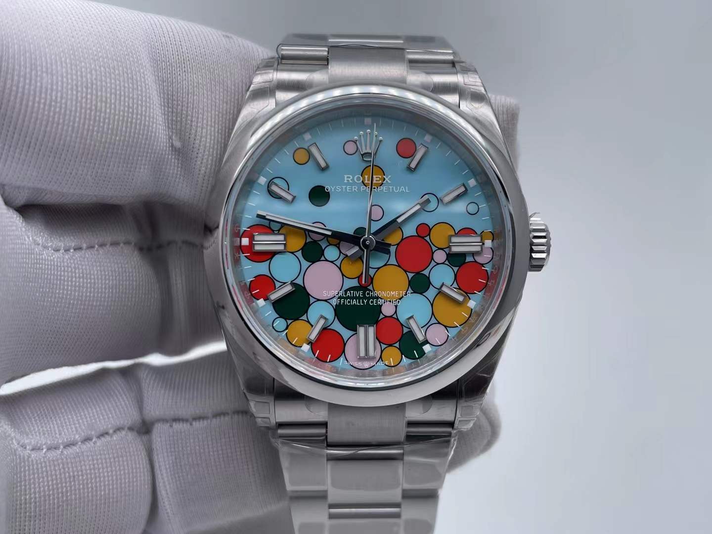 Oyster Perpetual 41 with the Celebration motif dial and an Oystersteel bracelet