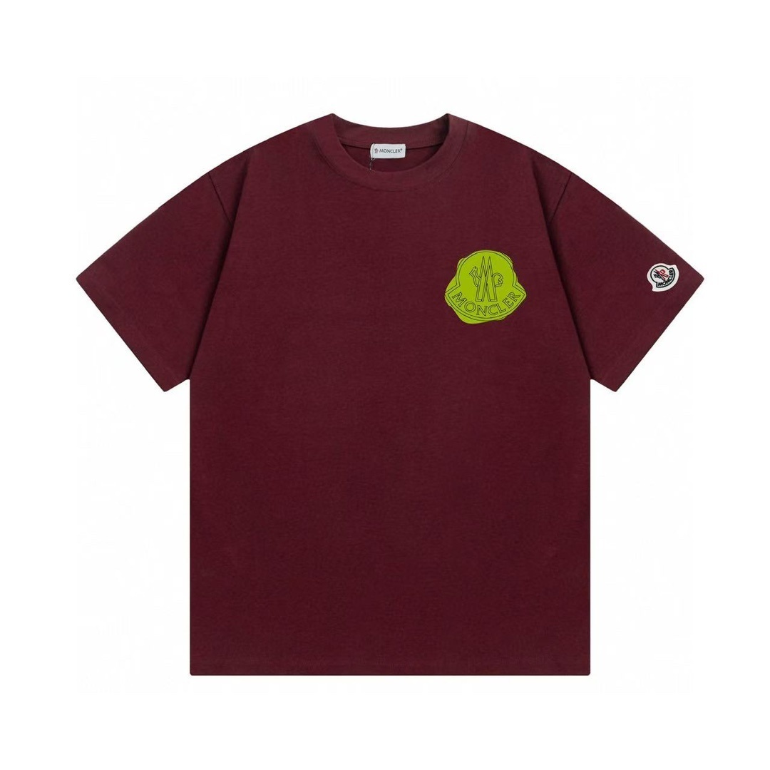 Moncler logo-plaque cotton t-shirt in purple with a lime green