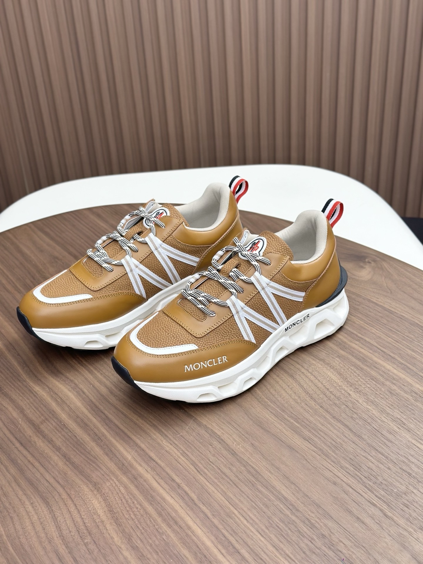 Moncler Trailgrip Lite 2 sneakers in a brown/tan