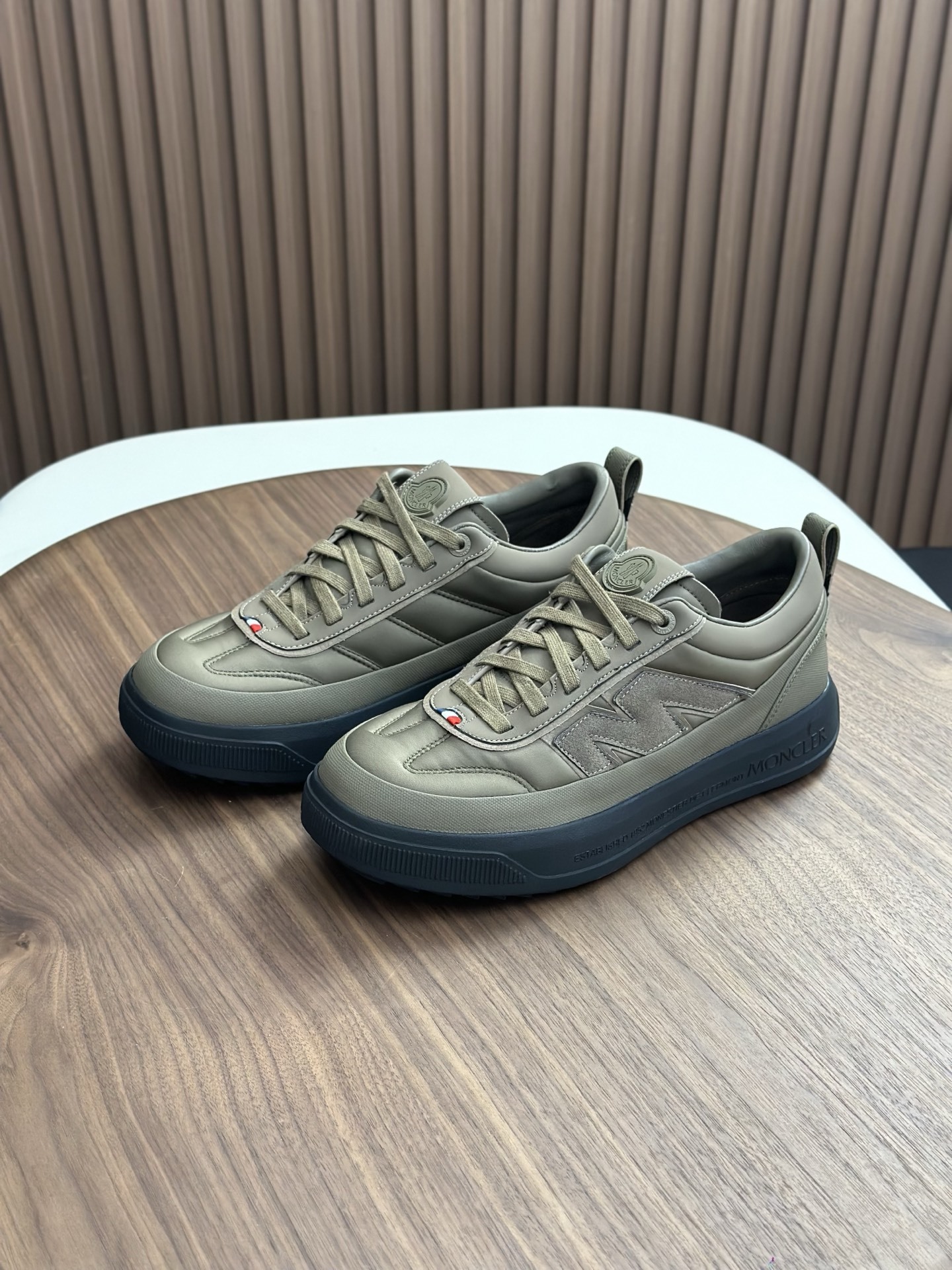 Moncler Altive low-top sneakers in green