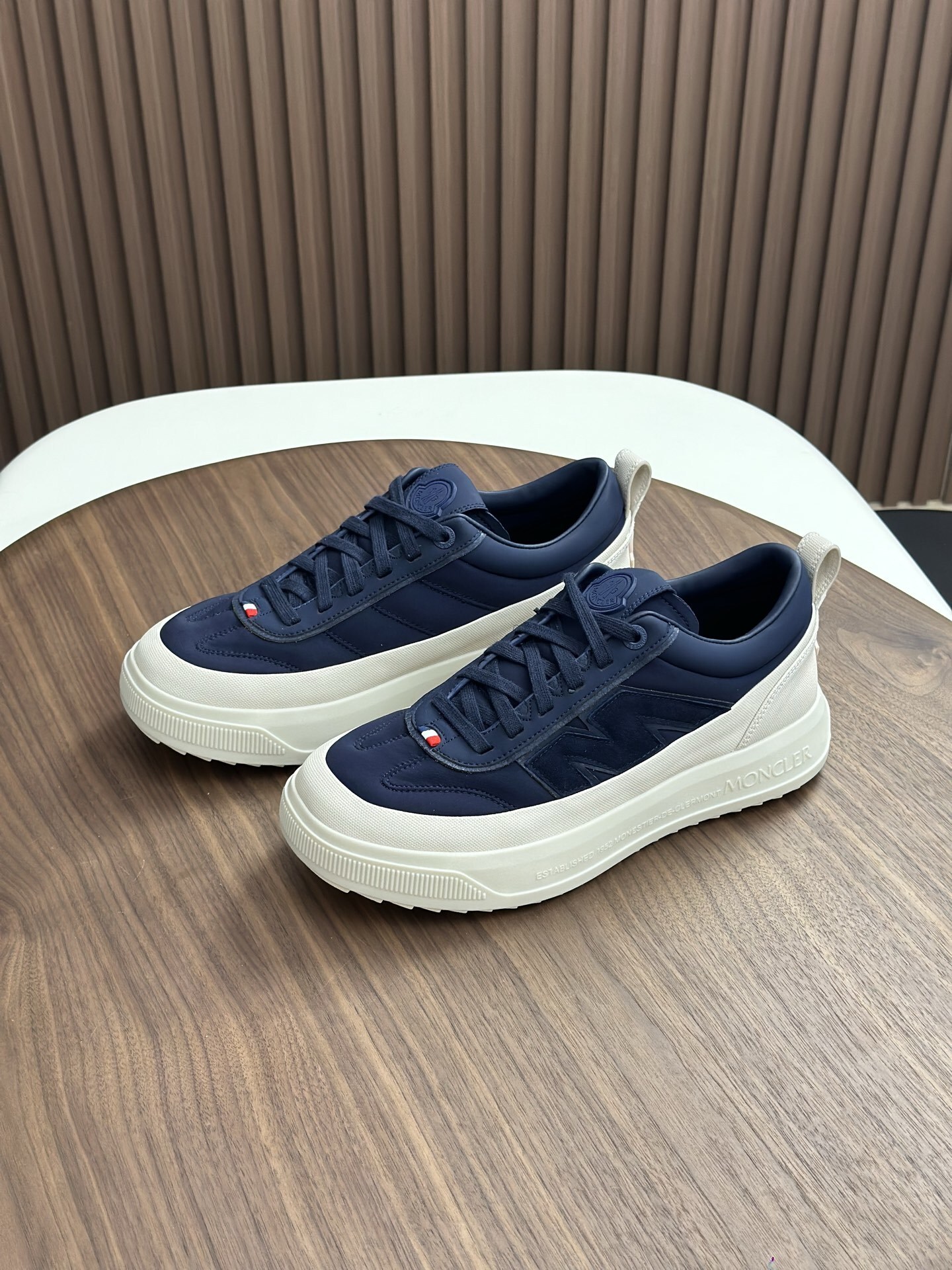 Moncler Altive low-top sneakers in navy blue