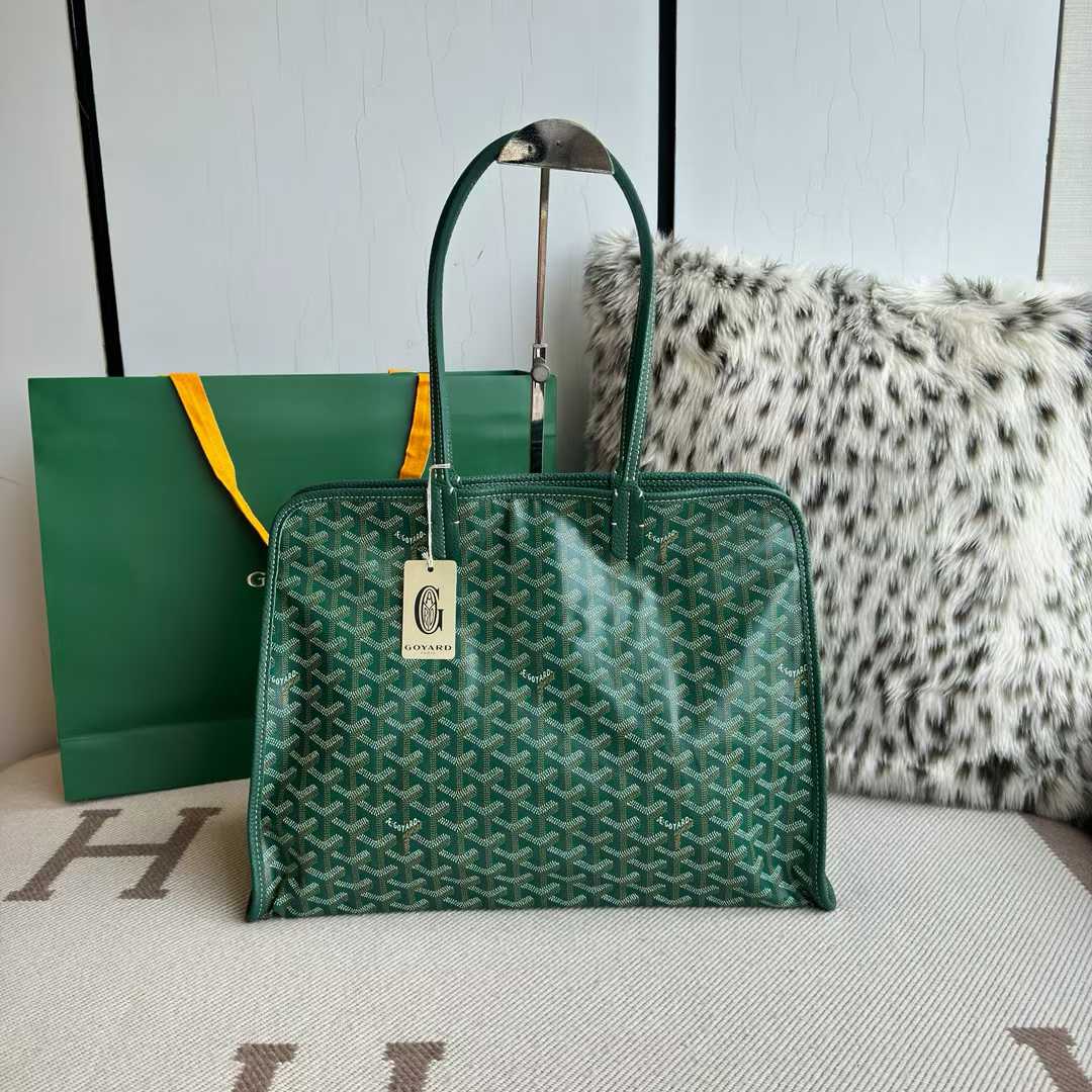 Goyard Hardy PM bag in green Goyardine canvas and Decize bull leather