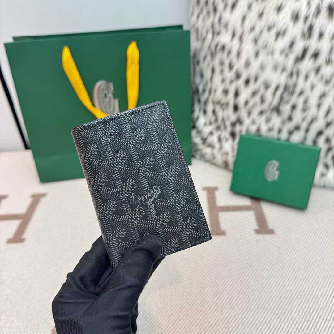 Goyard Saint-Pierre card wallet in black Goyardine canvas