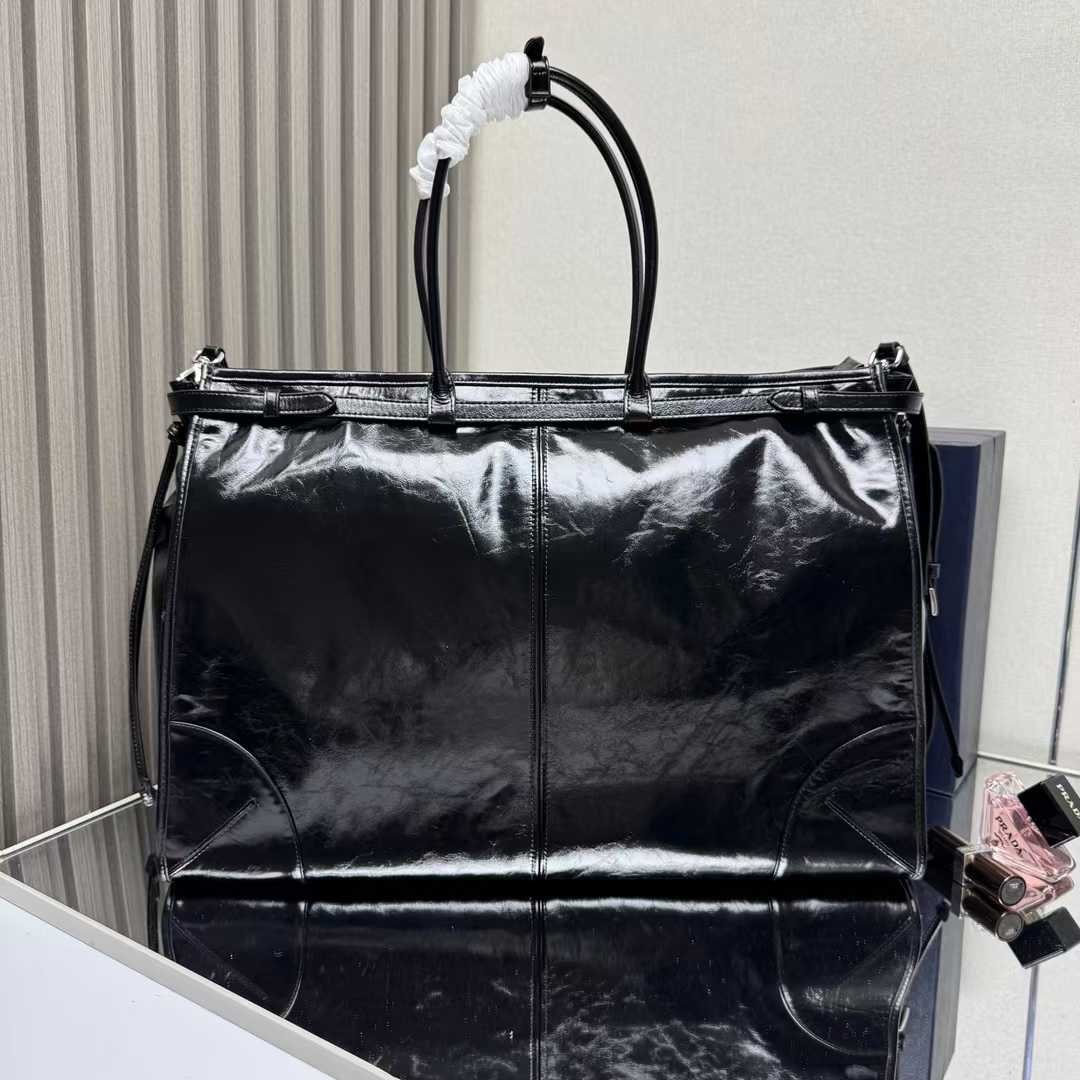 Prada Bonnie leather tote bag in black with an antiqued finish