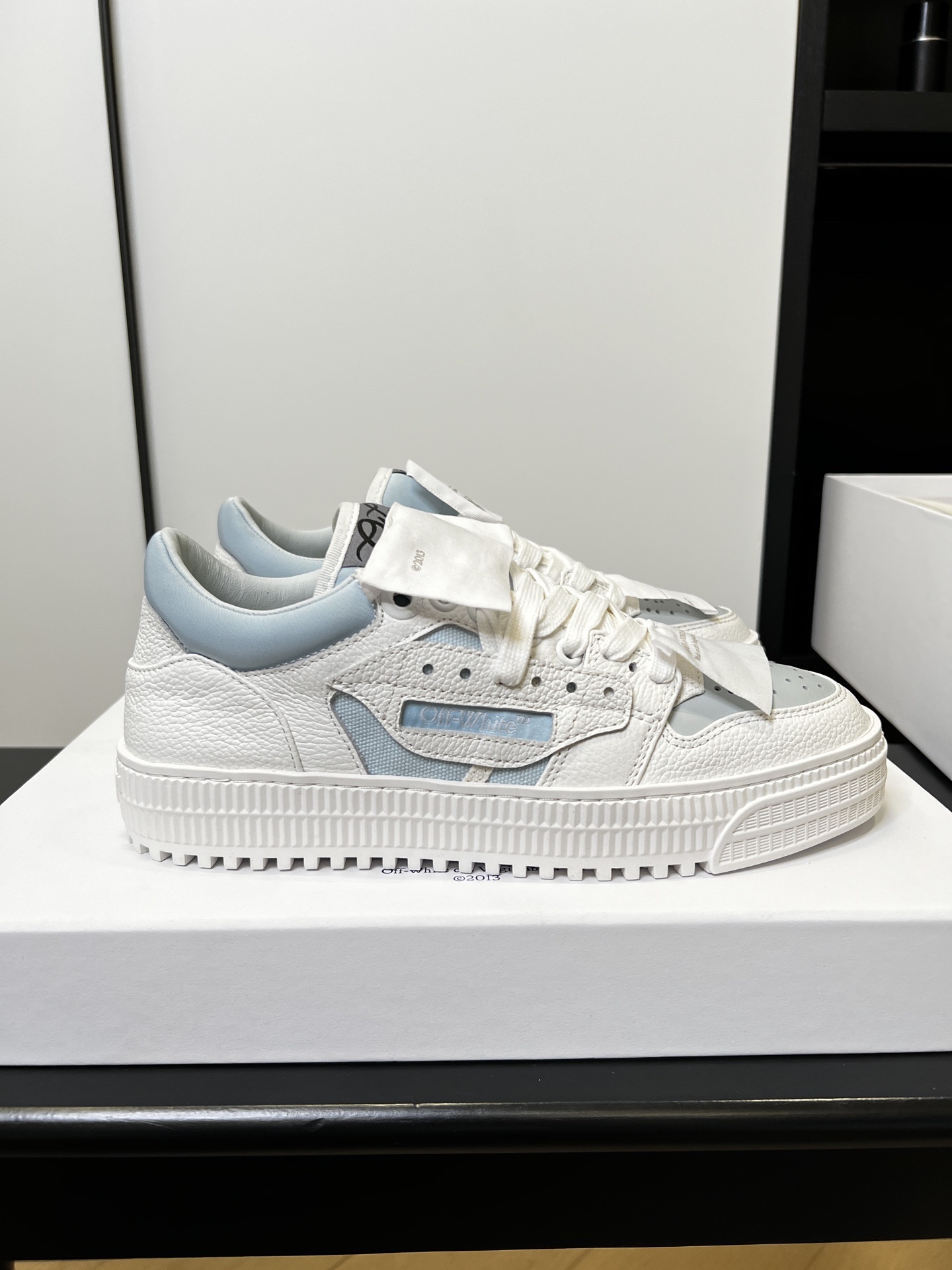 Off-White Off-Court 3.0 low-top sneakers in white and light blue