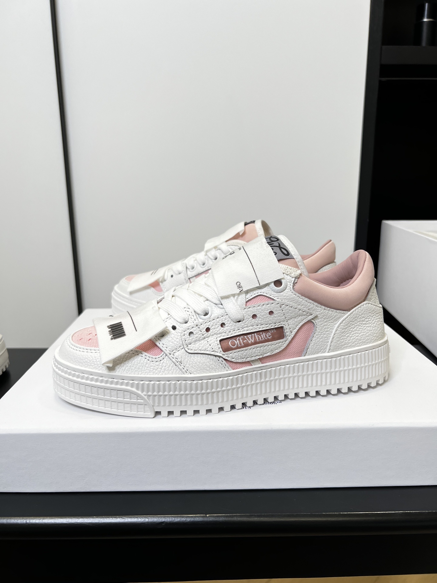 Off-White 3.0 Off-Court leather sneaker in white with pink accents