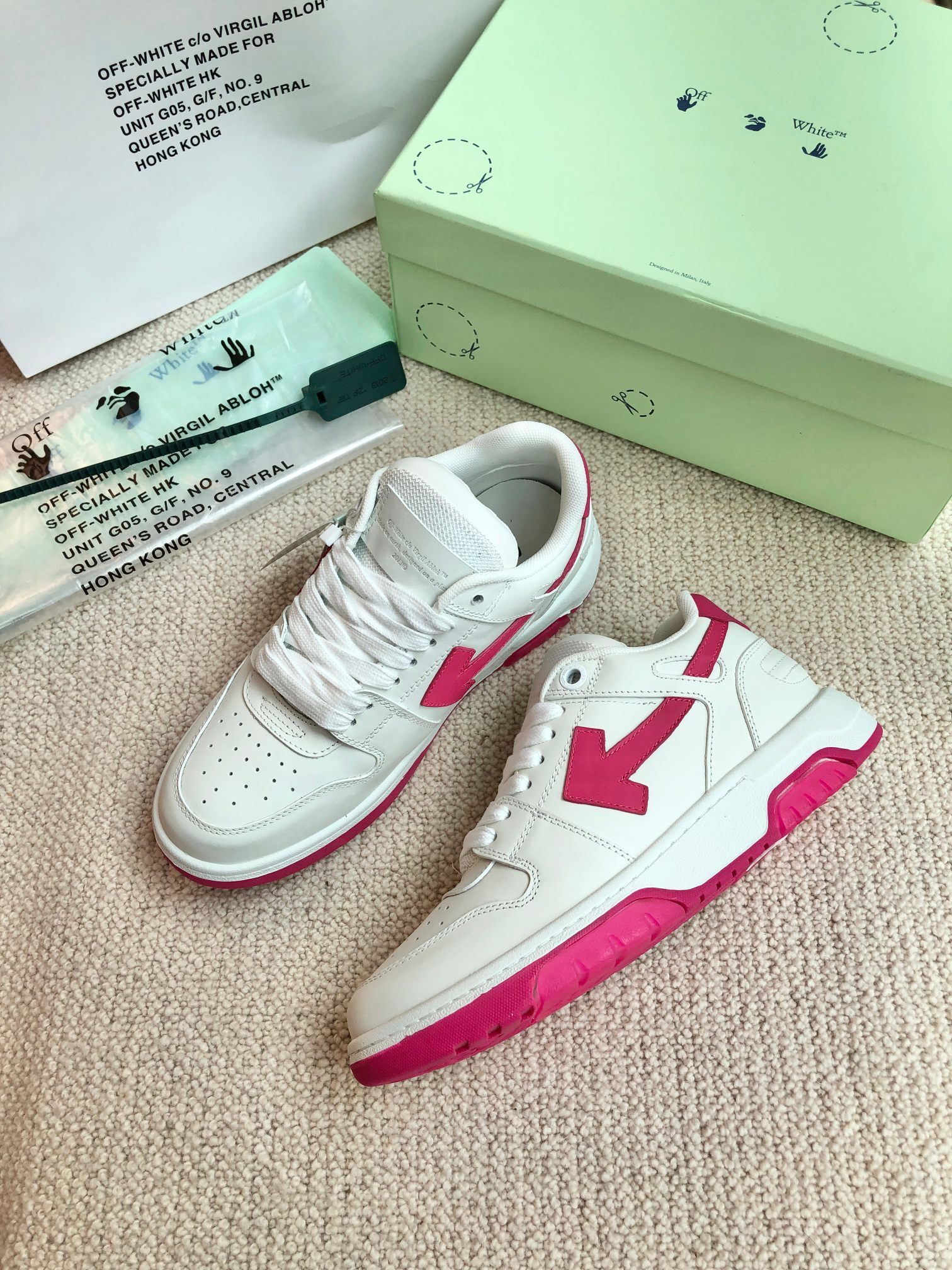 Off-White 'Out Of Office' calf leather sneakers in white and fuchsia