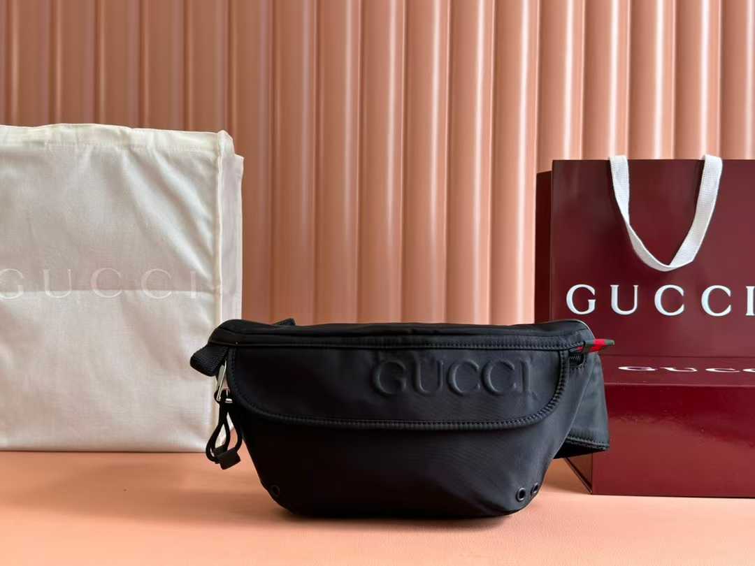 Gucci nylon large logo belt bag in black caviar leather