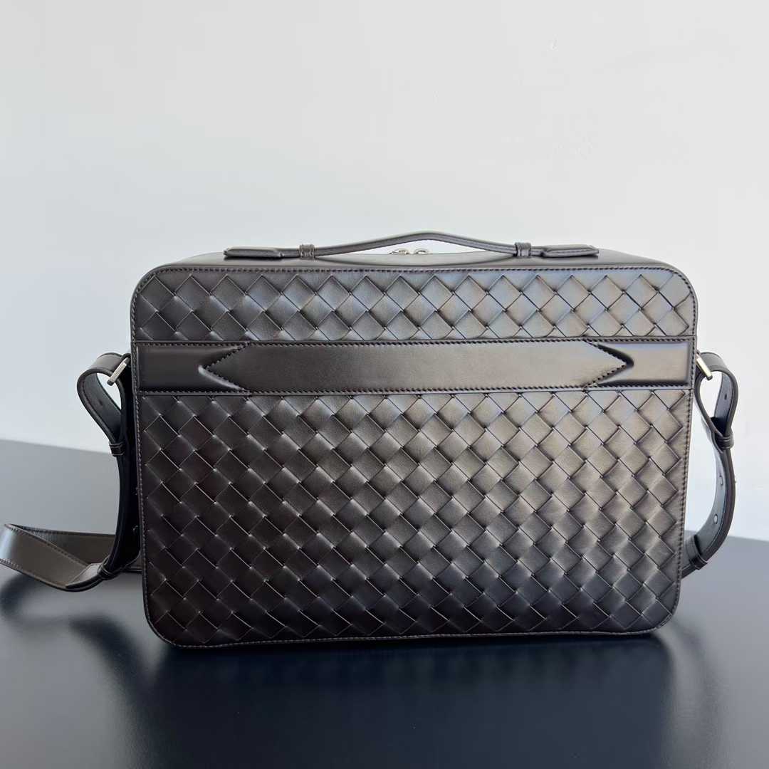 Bottega Veneta Getaway slim briefcase in calf leather black