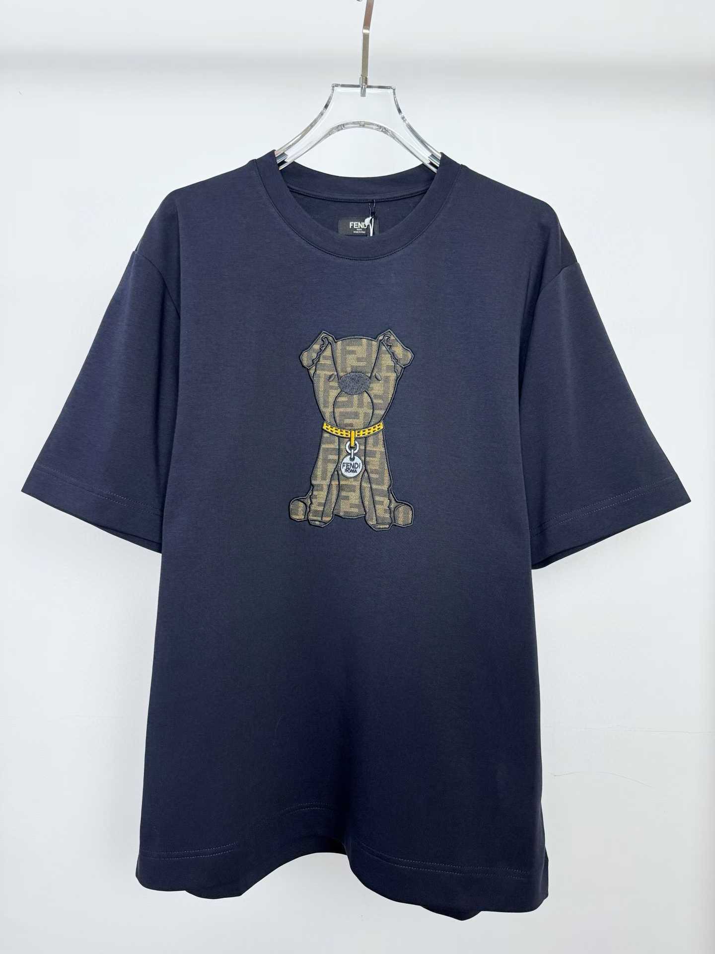 Fendi navy blue pure cotton T-shirt featuring an embroidered