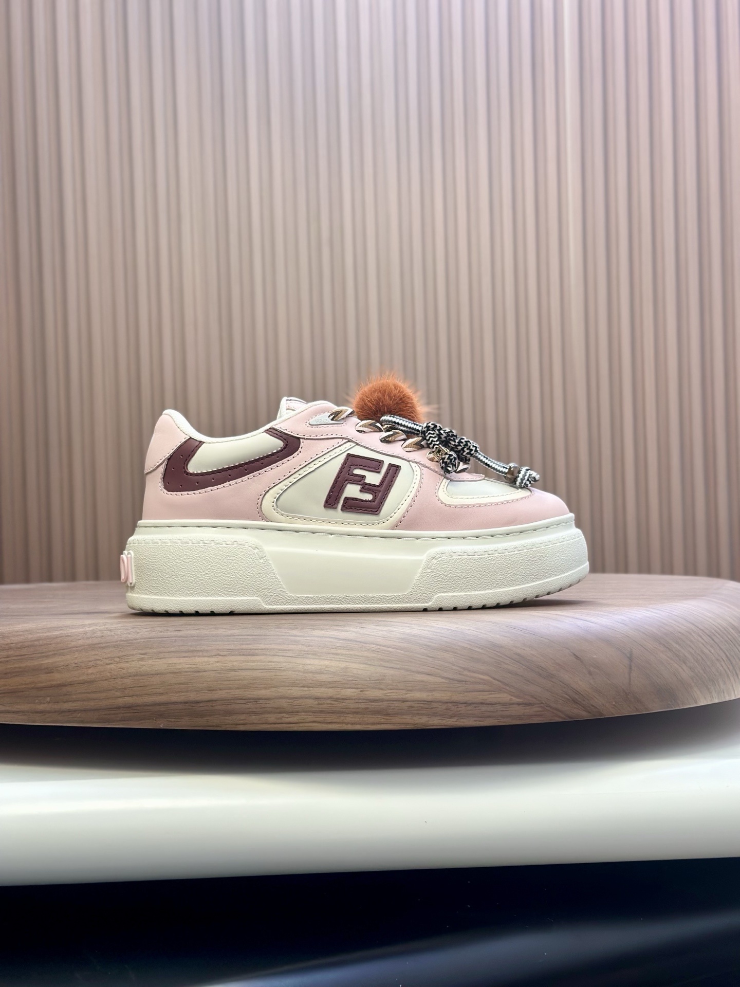 Fendi Match low-top platform sneaker in pink leather
