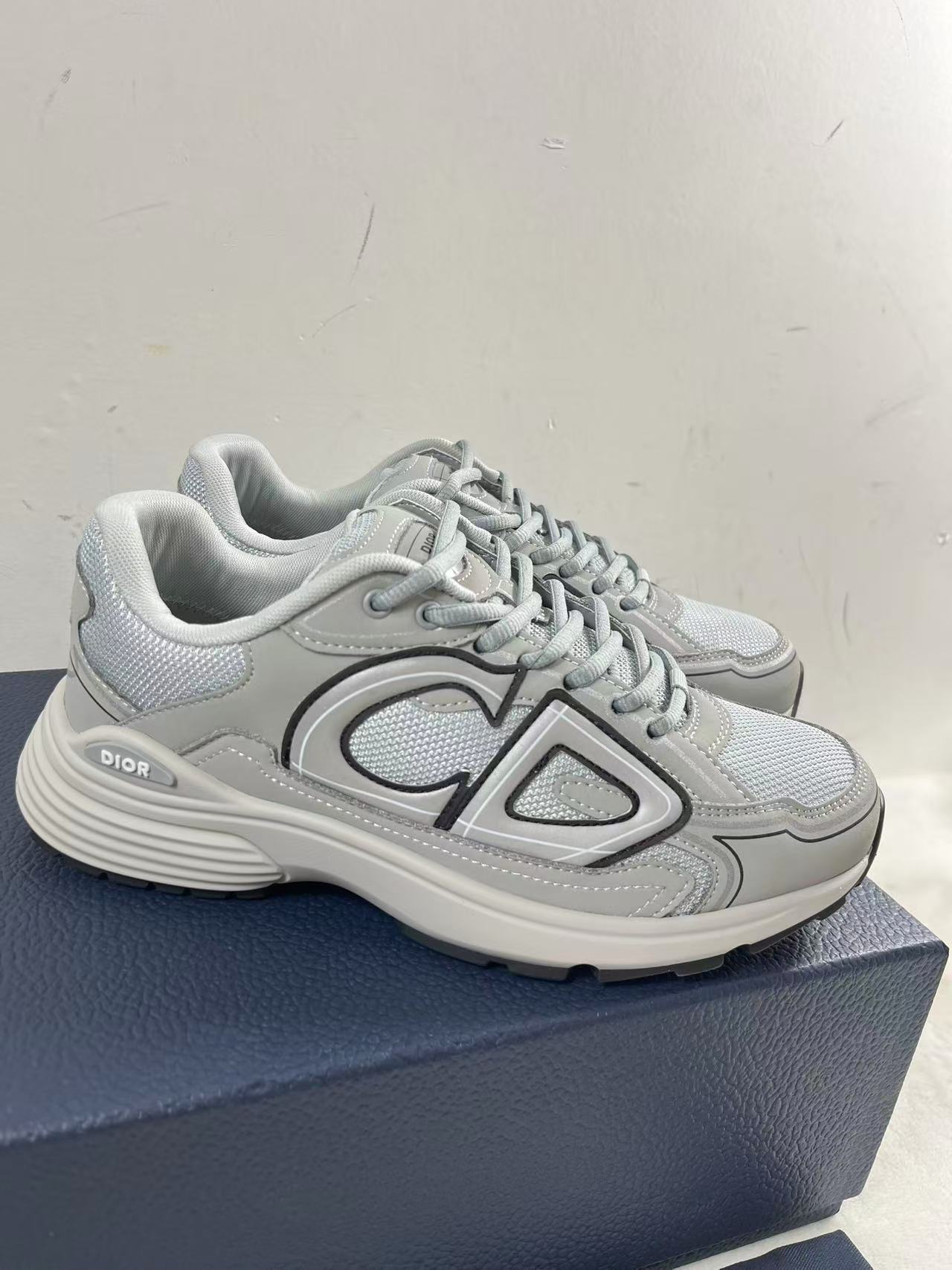 Dior B30 sneaker in gray technical mesh and fabric