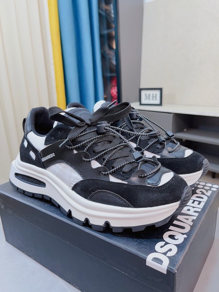 Dsquared2 Run DS2 sneakers in black and white