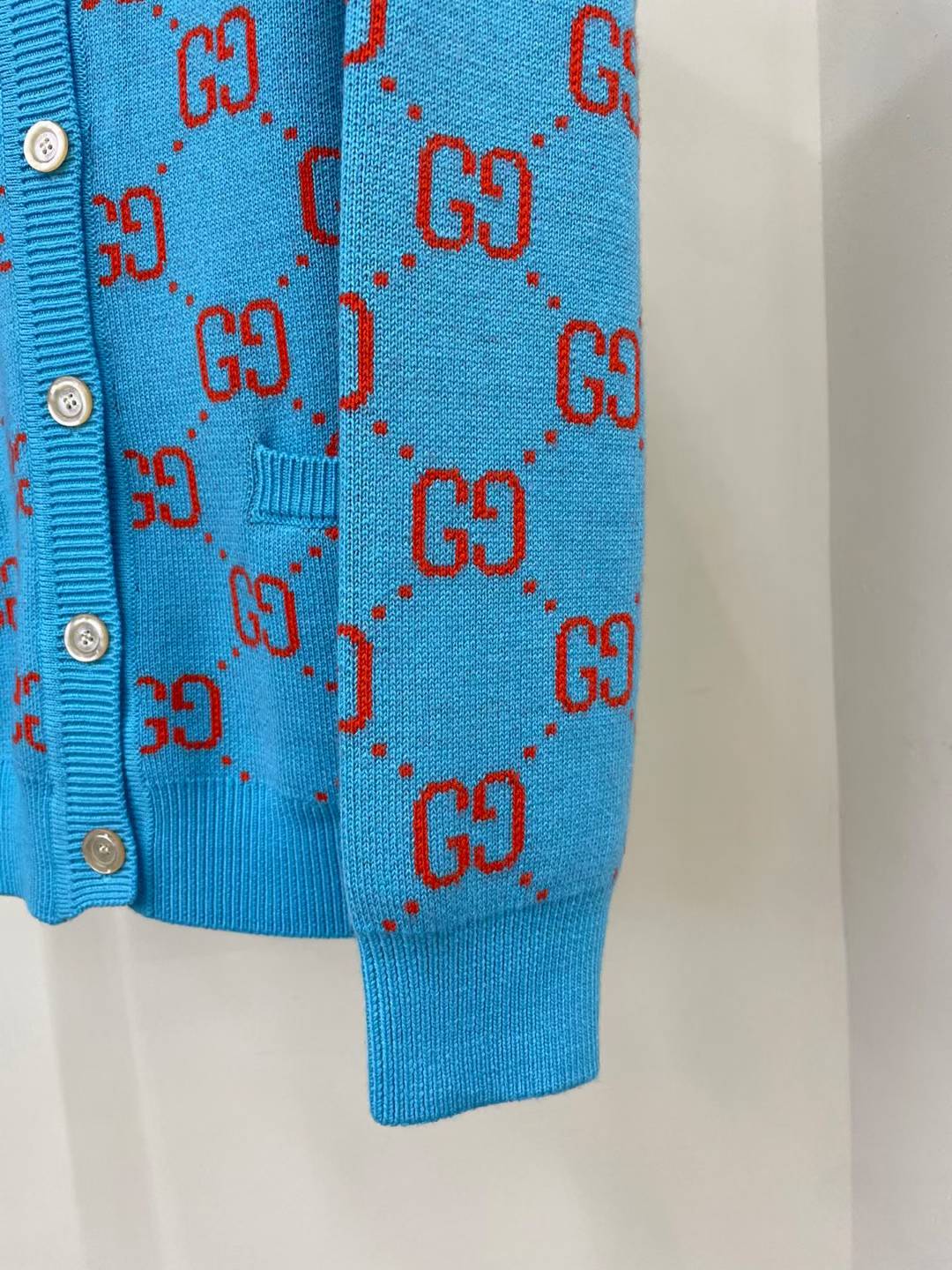 Gucci wool cardigan with GG intarsia in blue and red