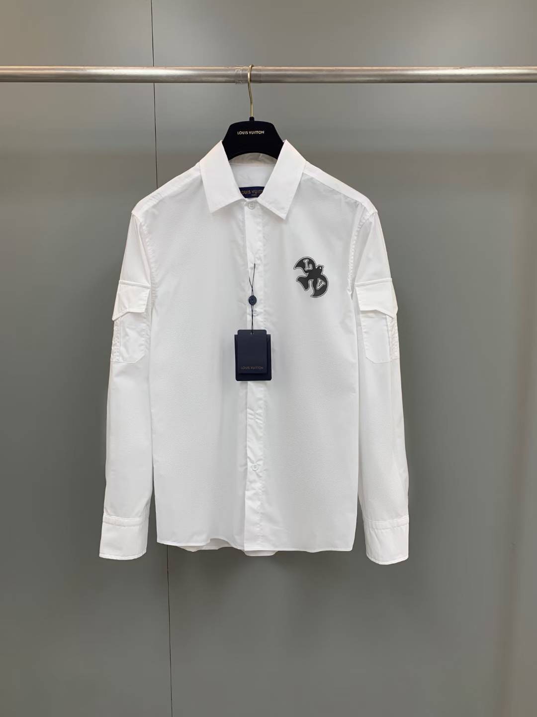 LV Signature Regular Multipockets Long-Sleeved Shirt in white cotton