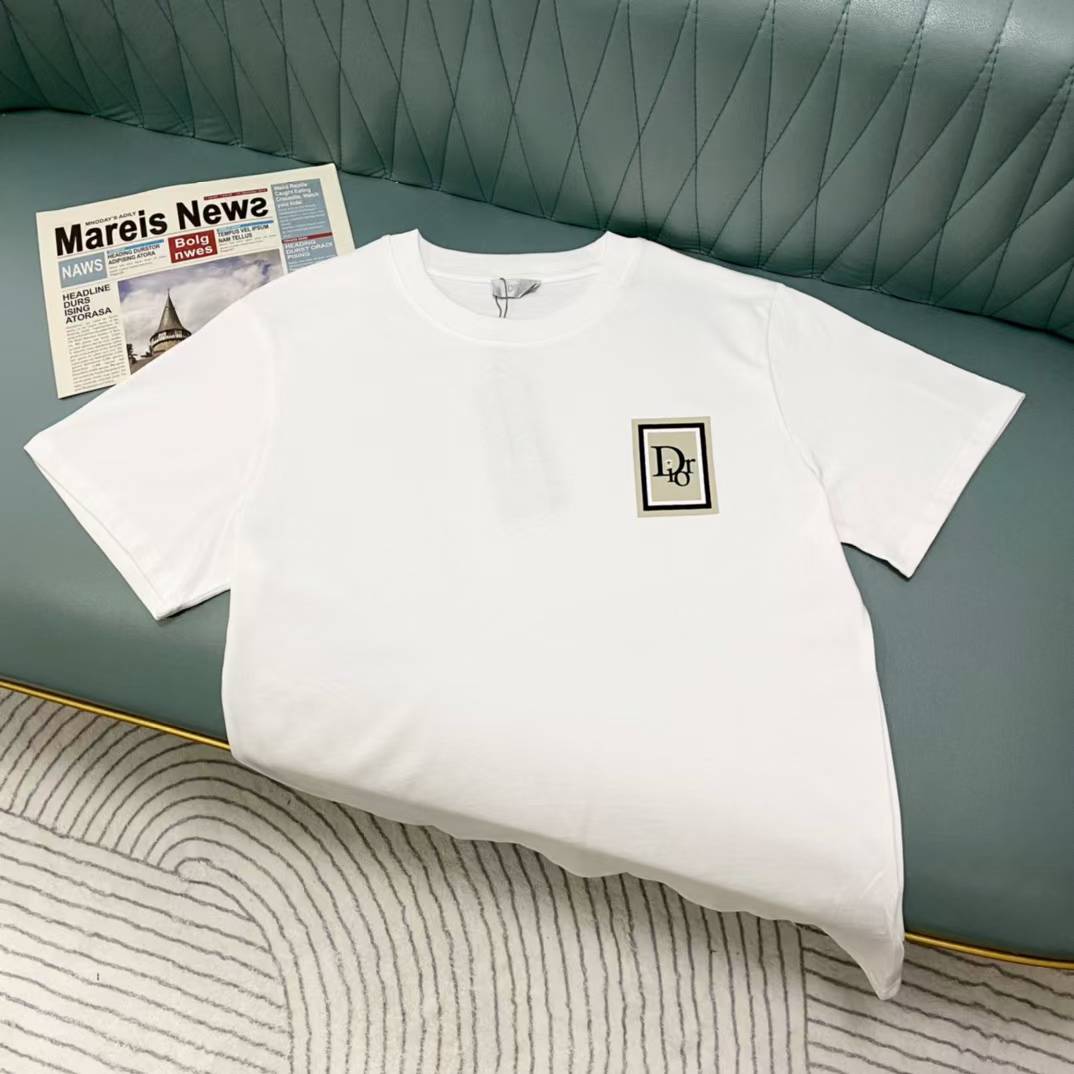 Dior T-shirt with a square logo patch