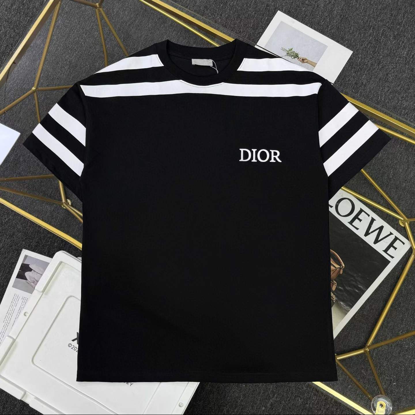 Dior short-sleeved t-shirt with white stripes on the sleeves and collar