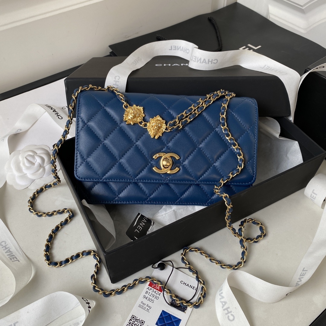 Chanel Seasonal Wallet On Chain in navy blue lambskin leather