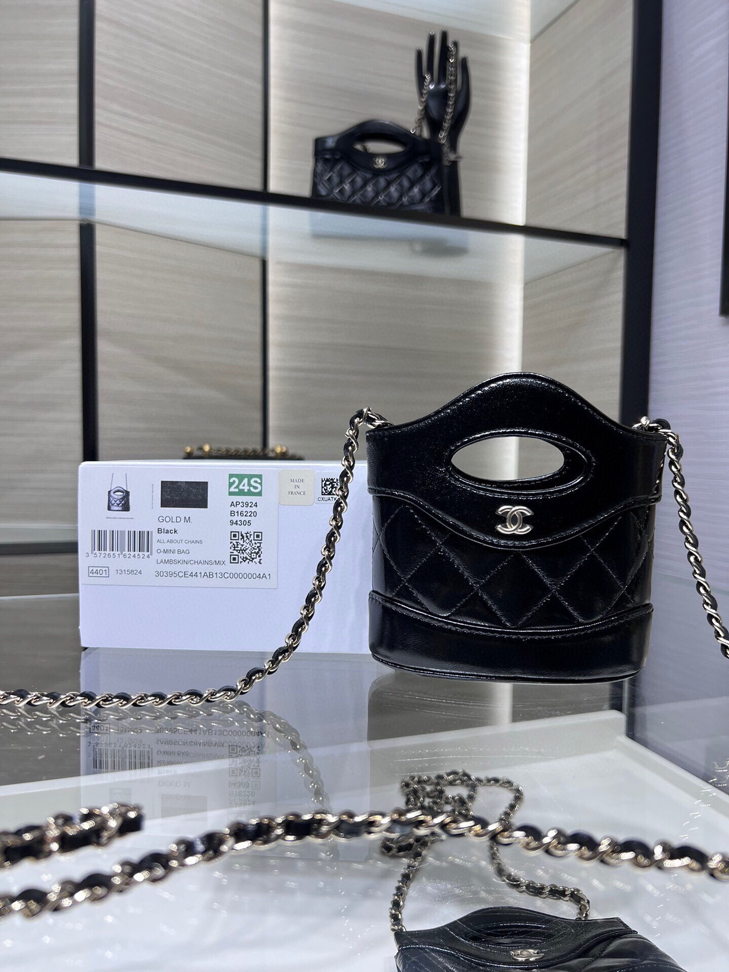 Chanel 31 Nano Clutch with Chain in black shiny lambskin leather