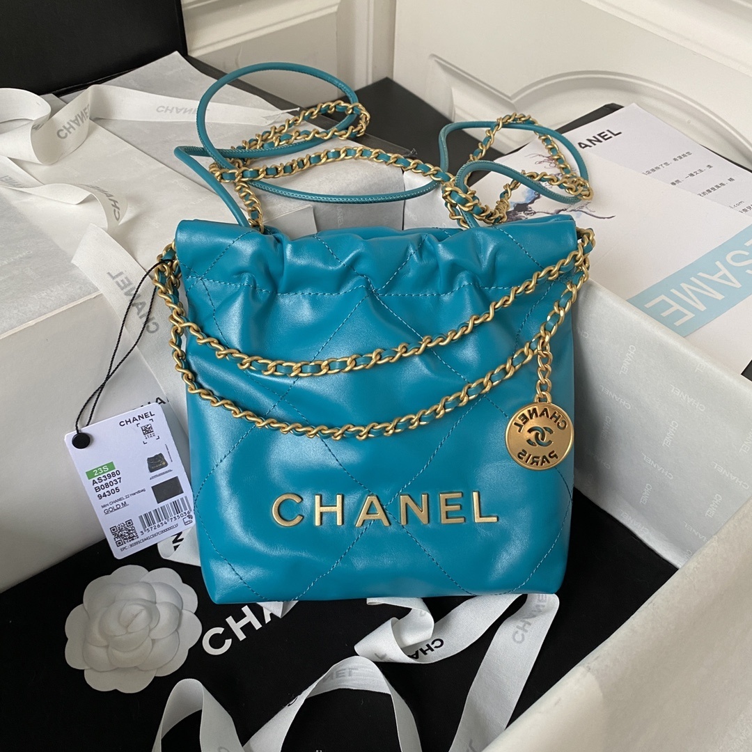 Chanel 22 mini handbag in turquoise shiny calfskin leather