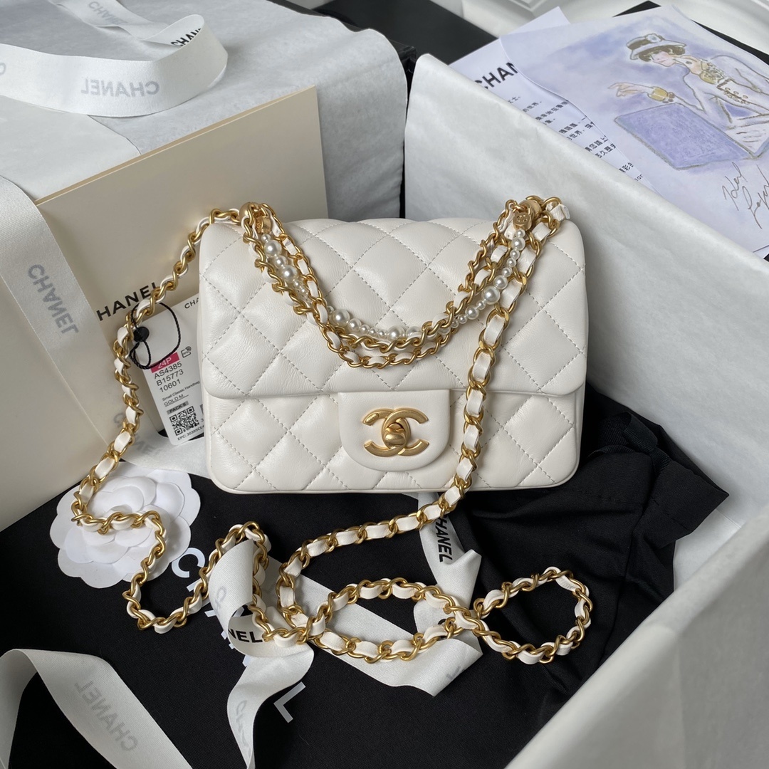 Chanel Mini Flap Bag in shiny lambskin with imitation pearls
