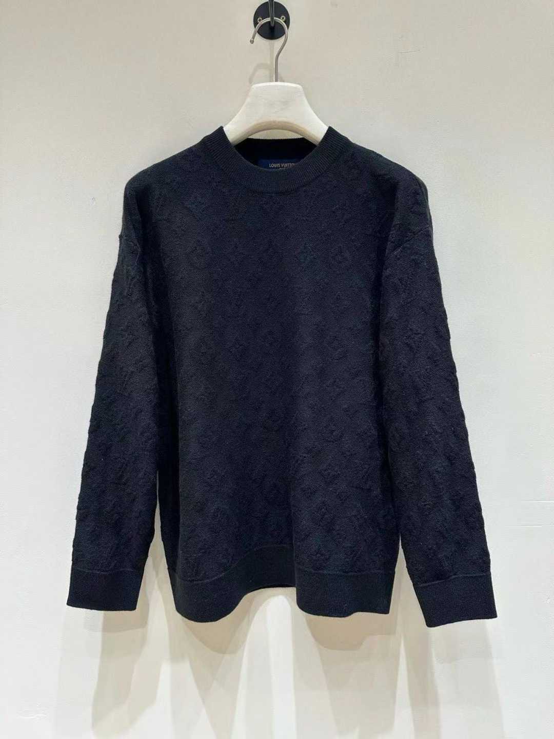 LV sweater Black and White