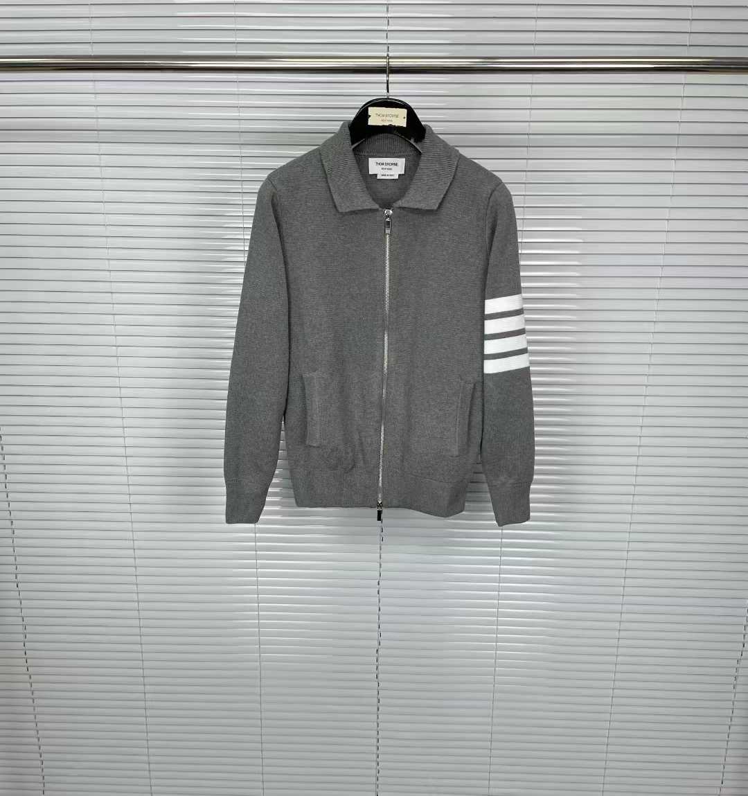 Thom Browne 4-Bar stripe zip-up jumper in grey merino wool