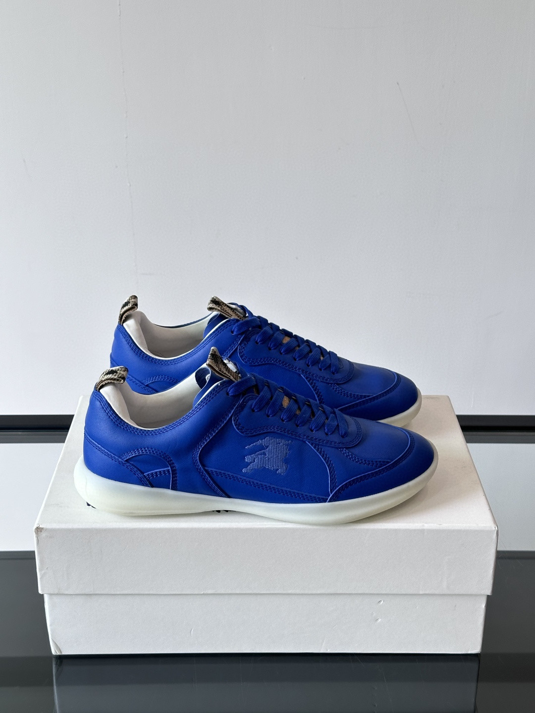 Burberry Leather Matrix sneakers in blue