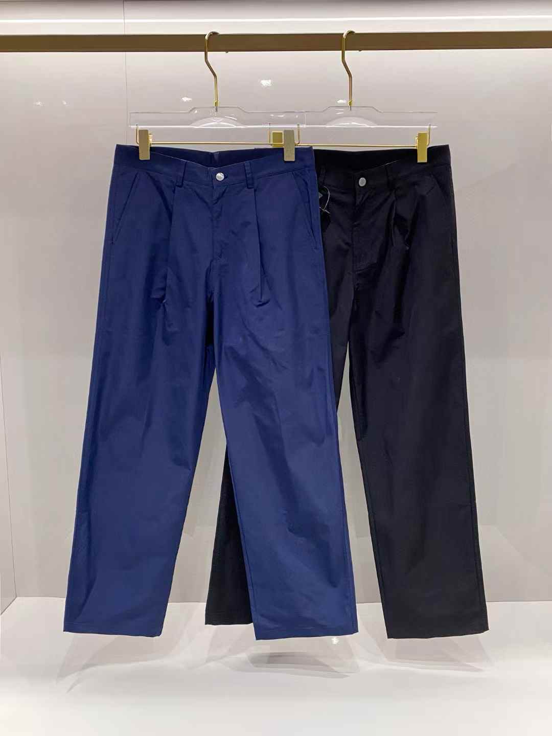 prada 11 2-Tuck Trousers in navy and black