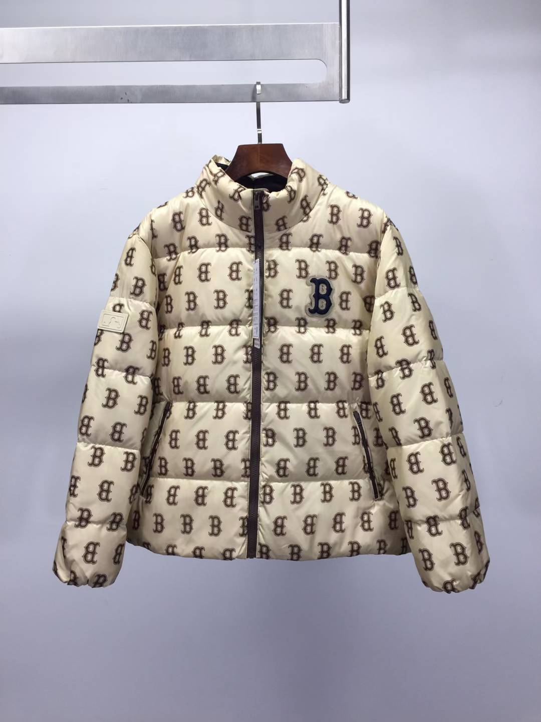 MLB New York Yankees all-over logo down jacket in an off-white or beige