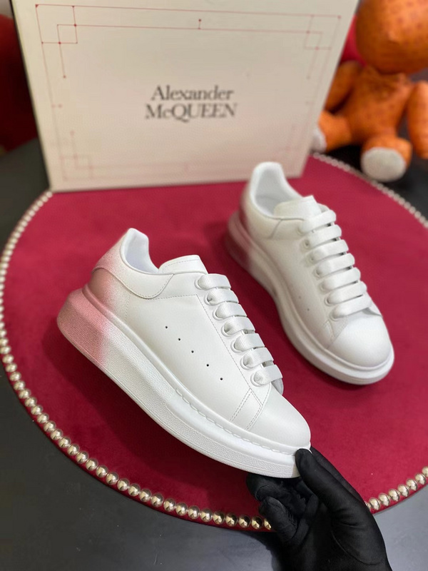 Alexander McQueen Oversized Sneaker in white calf leather