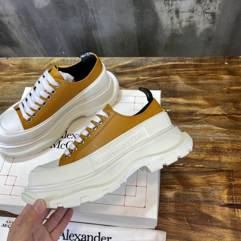 Alexander McQueen Tread Slick low-top sneaker