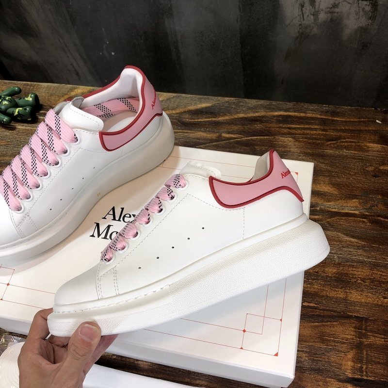 Alexander McQueen Oversized sneakers in white smooth calf leather