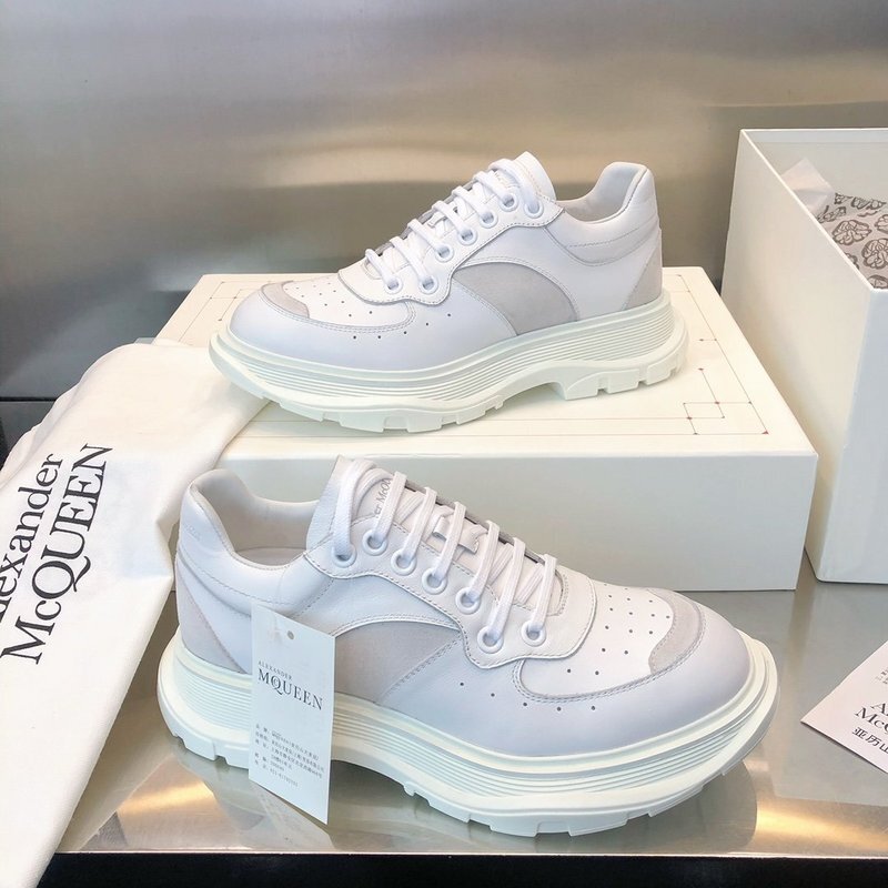 Alexander McQueen Oversized leather sneakers in white