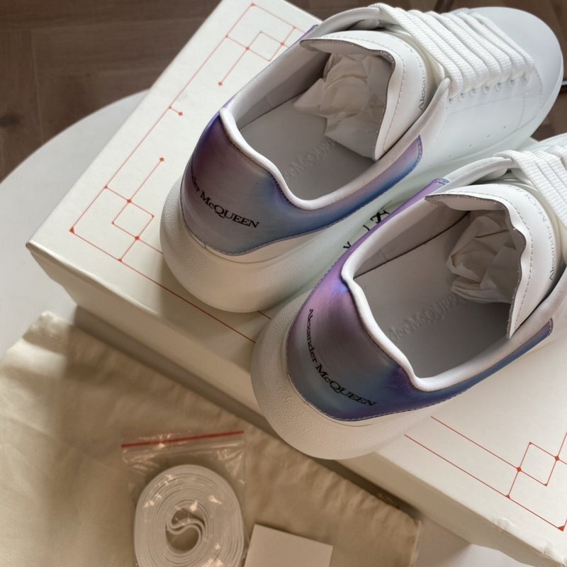 Alexander McQueen Oversized sneakers in white calfskin leather