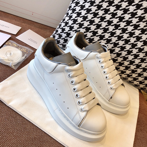 Alexander McQueen Oversized sneakers in white leather