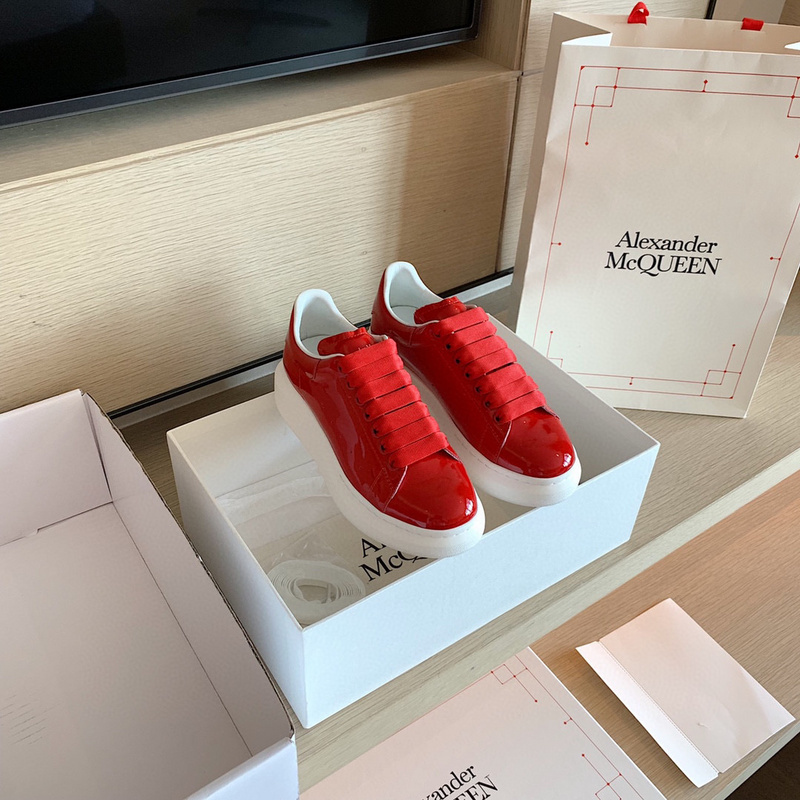 Alexander McQueen Oversized sneakers in red patent leather