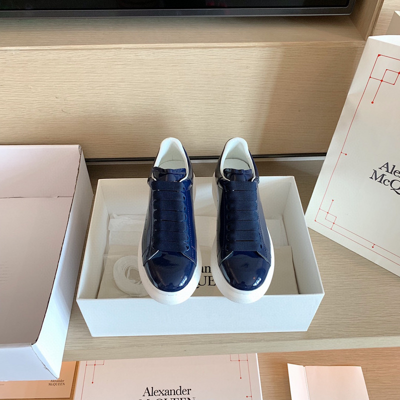 Alexander McQueen Oversized sneakers in a blue patent leather finish