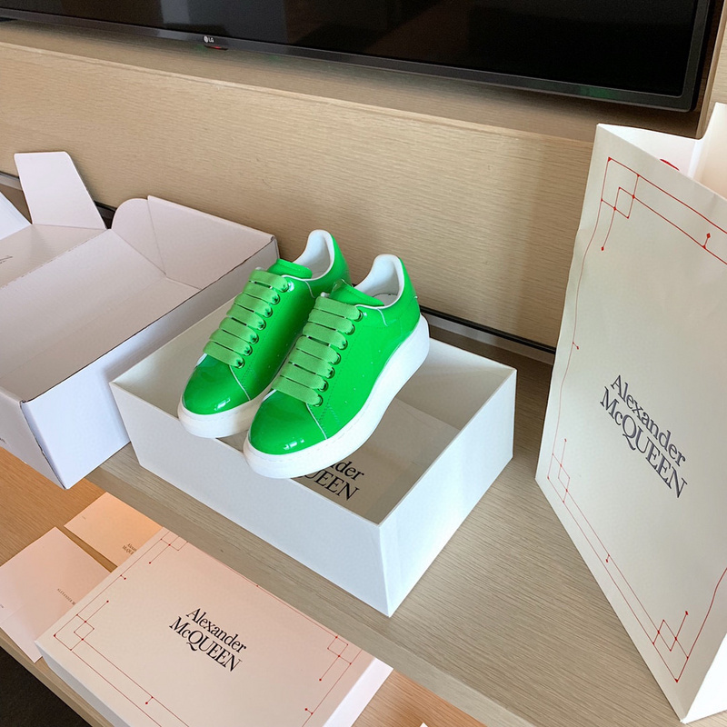 Alexander McQueen Oversized Sneakers bright green patent leather finish