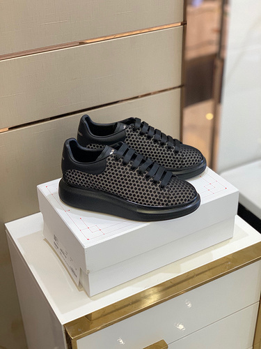 Alexander McQueen Men's Oversized Sneaker in black smooth calf leather