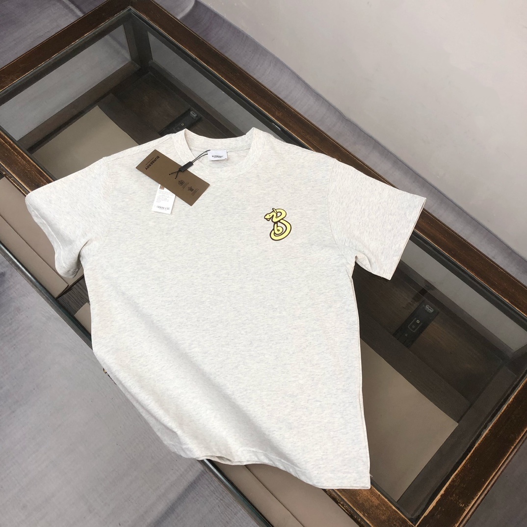 Burberry cotton jersey T-shirt with an embroidered Equestrian Knight Design logo in lime green