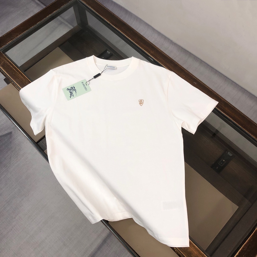 Burberry white Emporio Armani T-shirt with an emoji logo, made from a blend of lyocell and cotton.