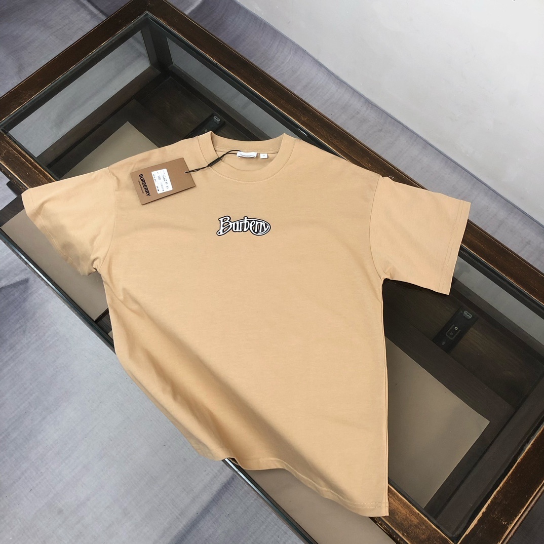 Burberry logo-appliqué cotton t-shirt in beige