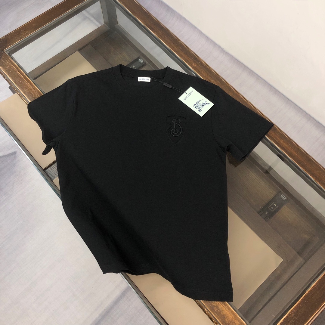 Burberry logo-detail T-shirt in black cotton jersey.
