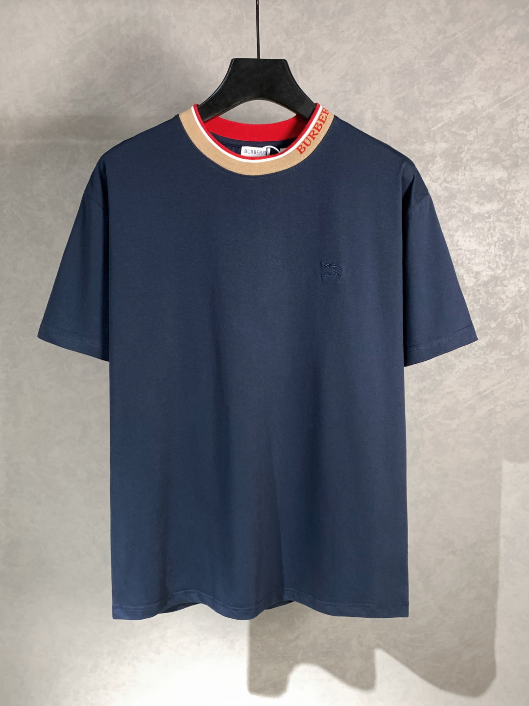 Burberry cotton t-shirt with a navy blue