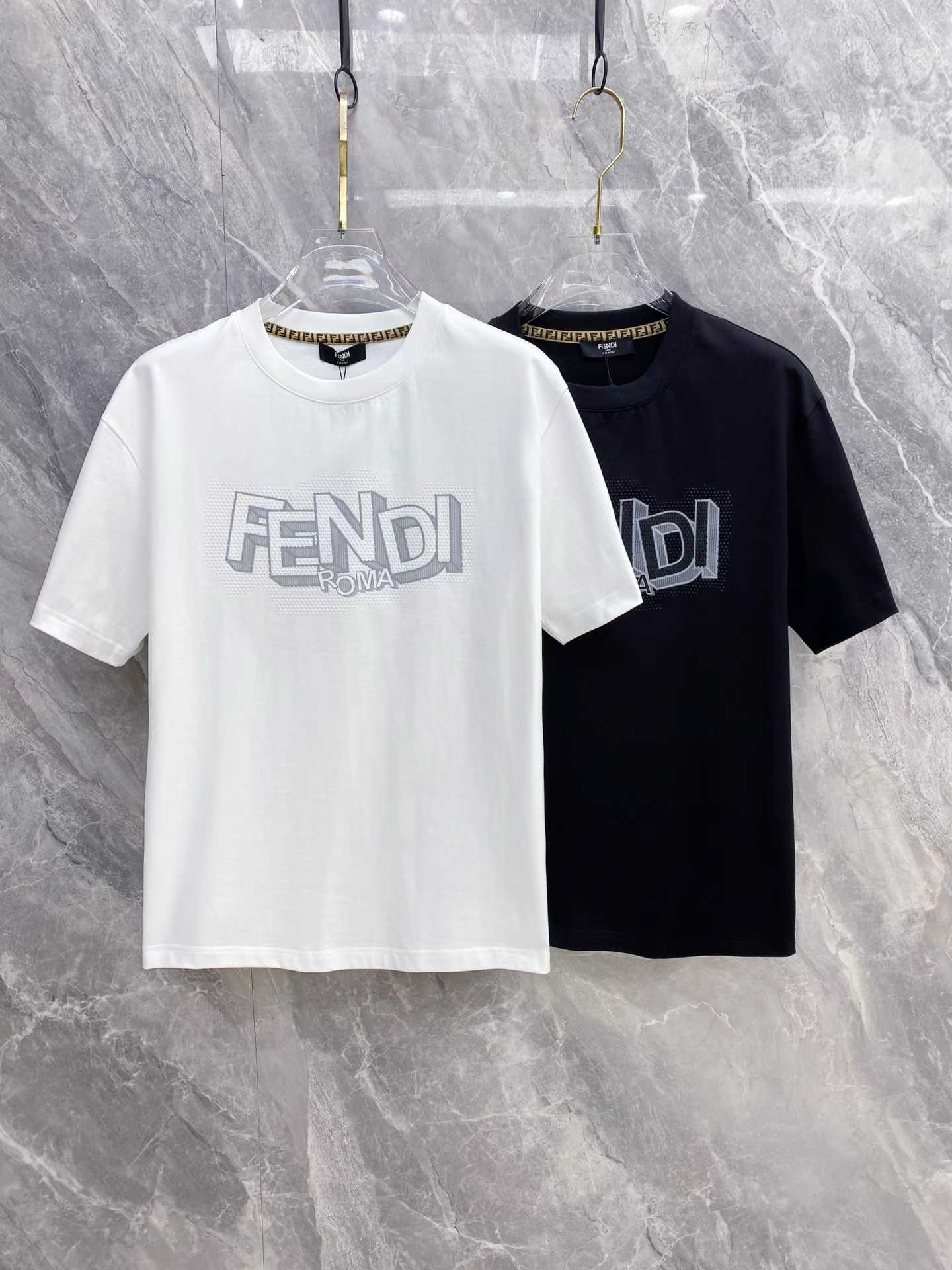 Fendi cotton T-shirt with an embossed logo to the front